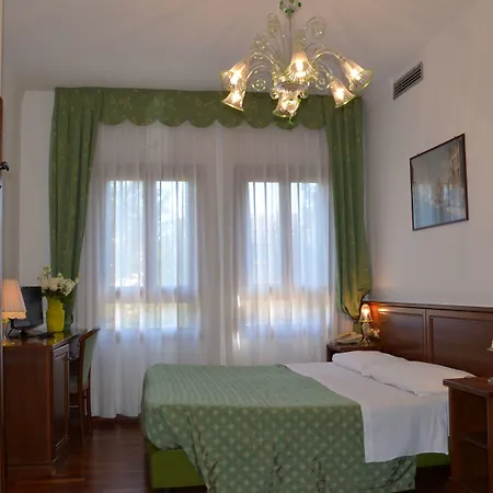 Hotel Villa Cipro-3