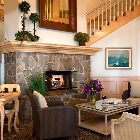 Blue Lantern Inn, A Four Sisters Inn-2