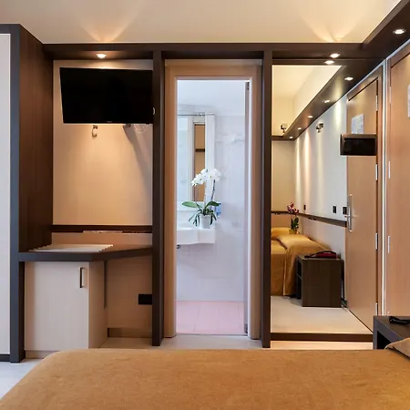 Hotel Mondial-2