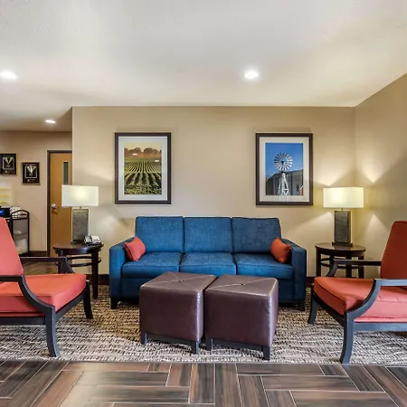 Comfort Inn Story City - I-35 Near Ames-3