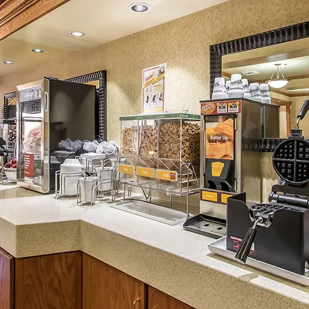 Comfort Suites Rolla-2