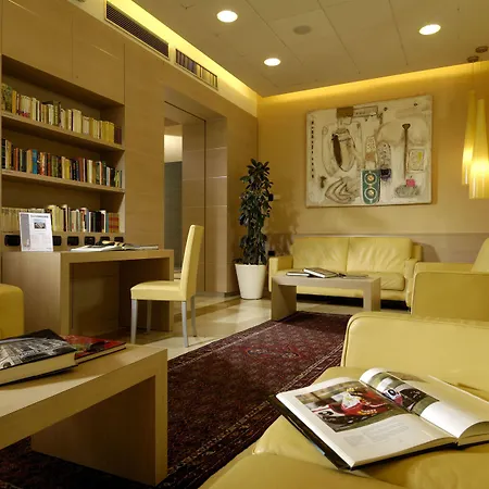 Aemilia Hotel Bologna-2