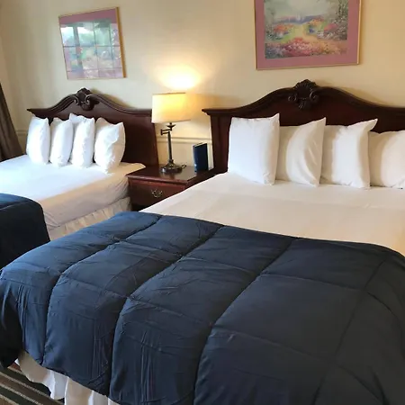 Monterey Pines Inn-2