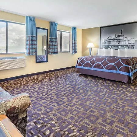 Super 8 By Wyndham Decorah-3