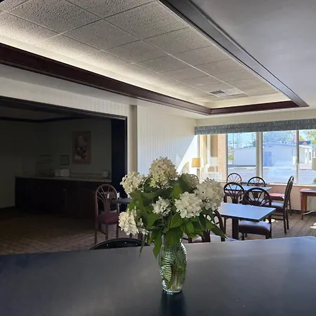 Clinton Inn & Suites-2