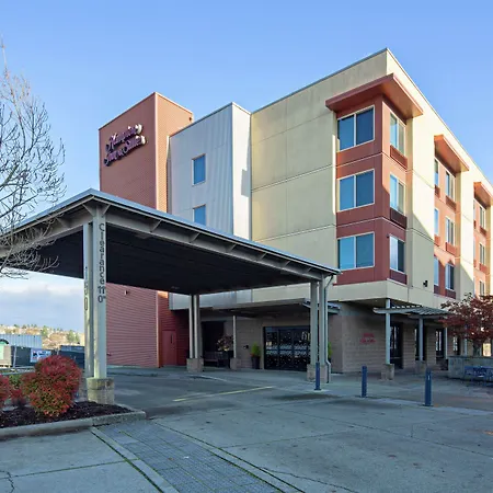 Hampton Inn & Suites Bremerton-3