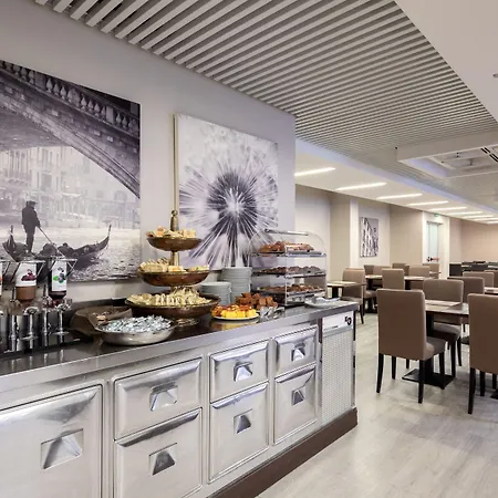 Quality Hotel Delfino Venezia Mestre-3