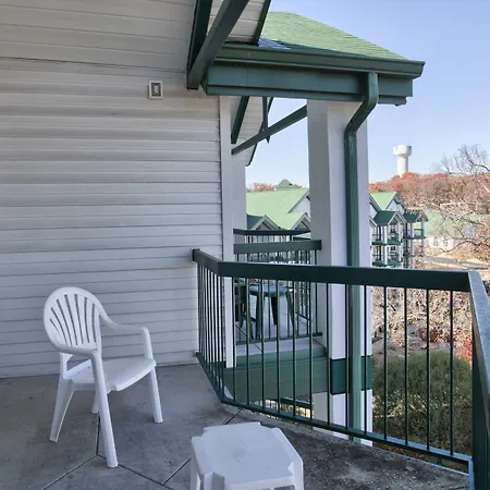 Surrey'S Carriage Place Resort-3