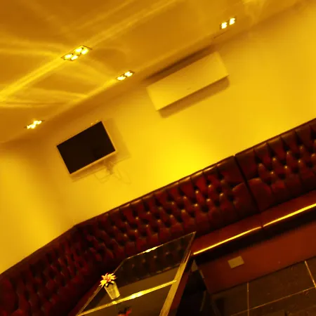 Exhibition Court Hotel 4-2