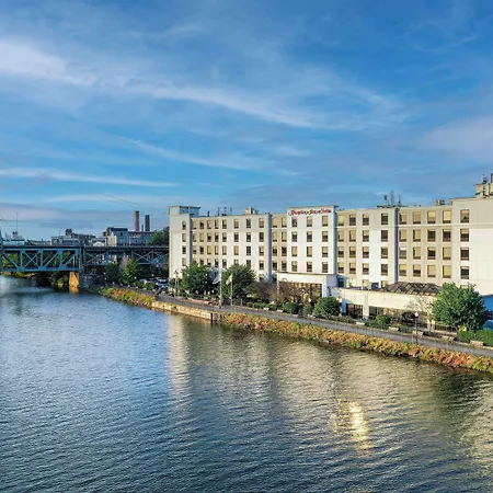 Hampton Inn & Suites Newark-Harrison-Riverwalk-3