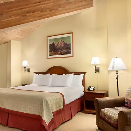 Pinedale Hotel & Suites-2