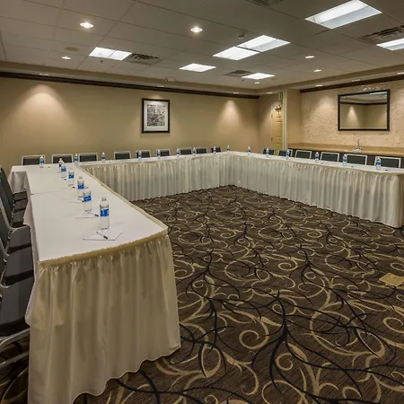 Hampton Inn & Suites Reno-3