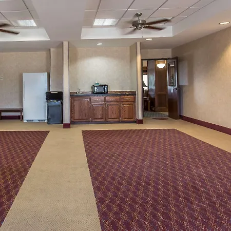 Quality Inn & Suites Guymon-3