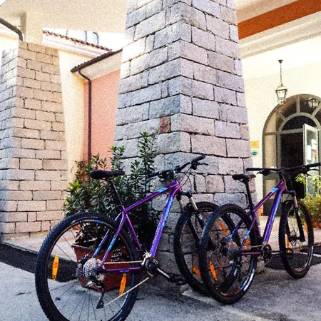 Pausania Inn-2