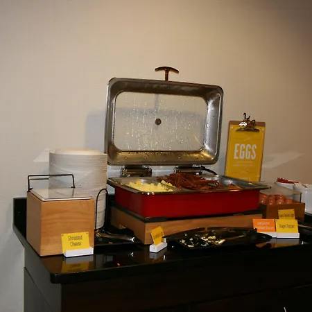Hampton Inn Clarion-2