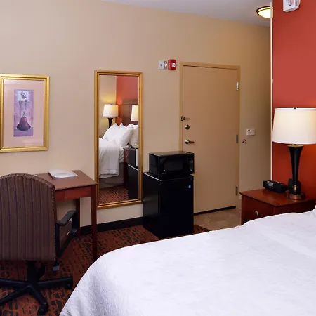Hampton Inn Keokuk-2