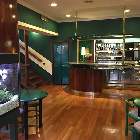 Business Hotel-2