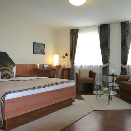 Hotel Merkur-2