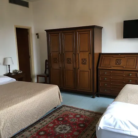 Hotel Mediterranée-3