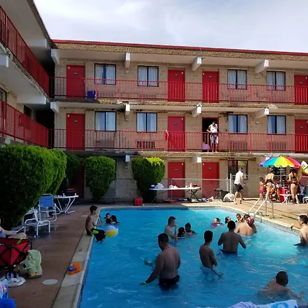 Cloud 9 Inn - Beach Hotel-3