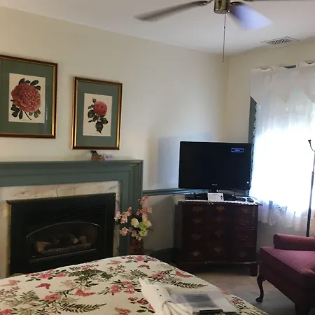 Parsonage Inn Bed And Breakfast-2
