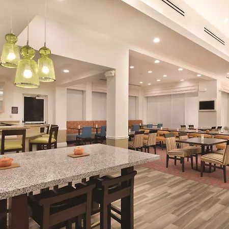 Hilton Garden Inn Akron-Canton Airport-3