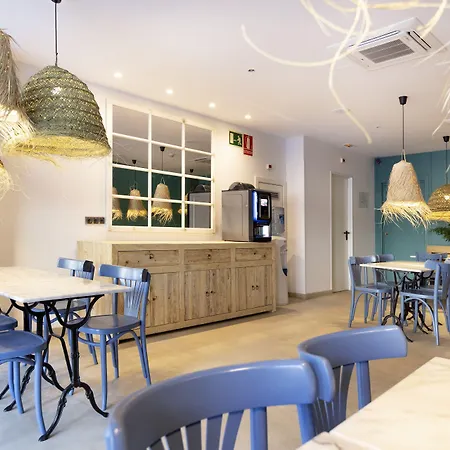 Yomo Hostal Bcn Port-3