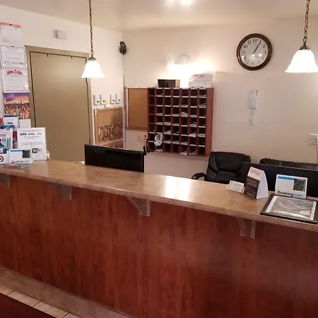 Econo Lodge-3