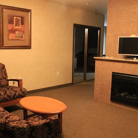 Rushmore Express & Suites-2