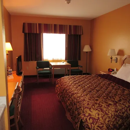Parkfield Inn - Warsaw-3