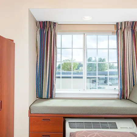 Microtel Inn By Wyndham Rogers-3