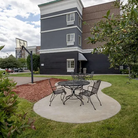 Grandstay Apple Valley-2