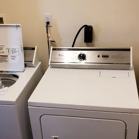 Family Budget Inn-3