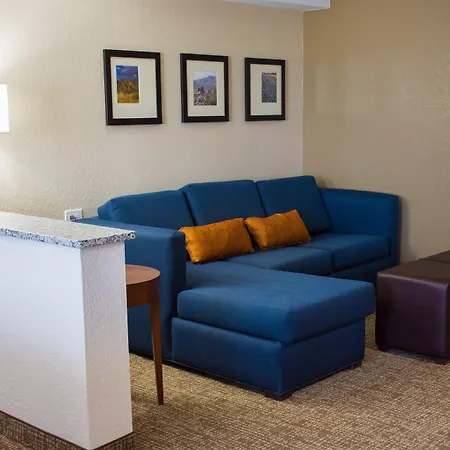 Comfort Suites El Paso Airport-3