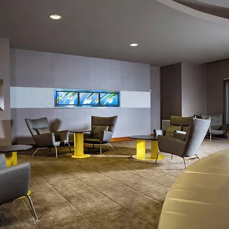 Springhill Suites Hampton-2