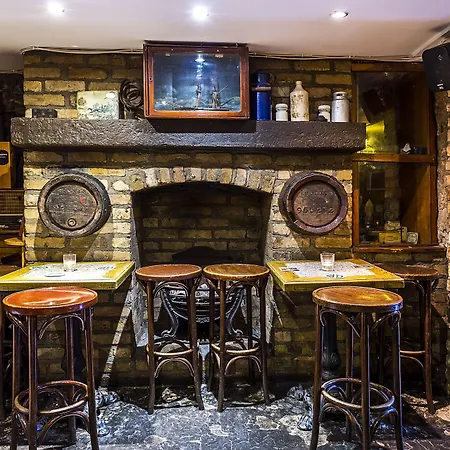 Uppercross House Hotel-3