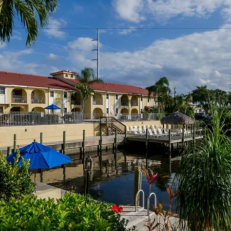 Oyo Waterfront Hotel- Cape Coral Fort Myers, Fl-2