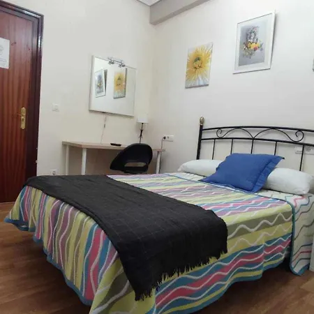 FlipHouse Rooms Pensión-2