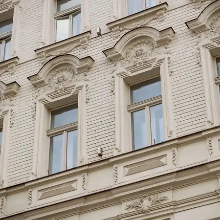 Royal Court Hotel-2