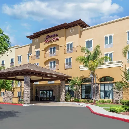 Hampton Inn & Suites Lodi-2