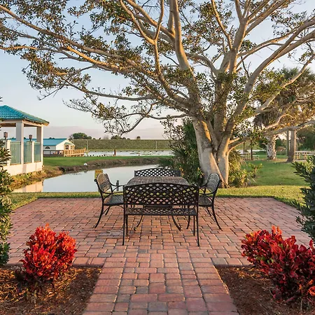 Lakeshore Resort And Marina-2