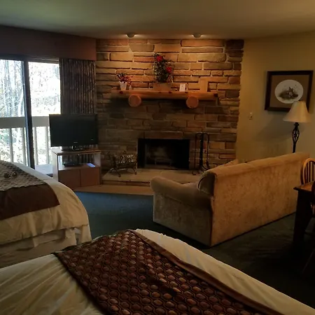 Rib Mountain Inn-3