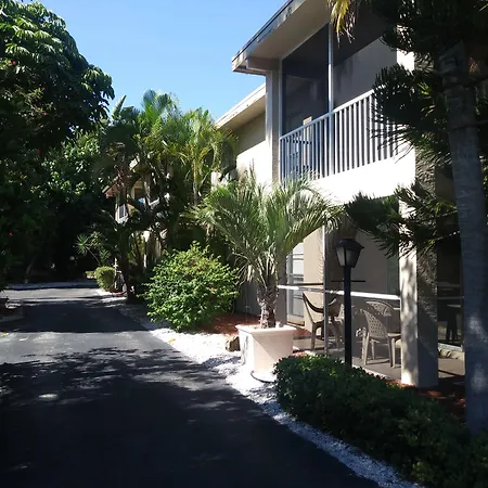 Turtle Crawl Inn - Longboat Key-2