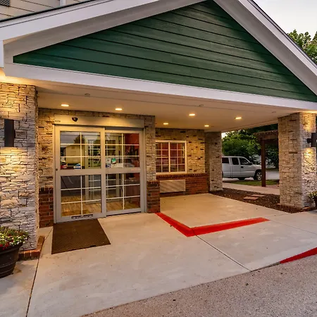 Hometowne Studios & Suites By Red Roof Bentonville-3