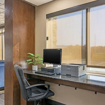 Comfort Suites Brunswick-2