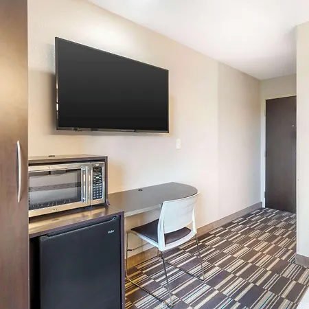 Microtel Inn & Suites By Wyndham Brooksville-3