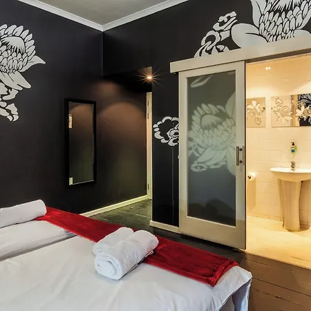Daddy Long Legs Art Hotel-2