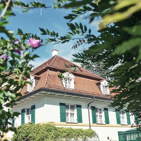 Biohotel Schlossgut Oberambach-3