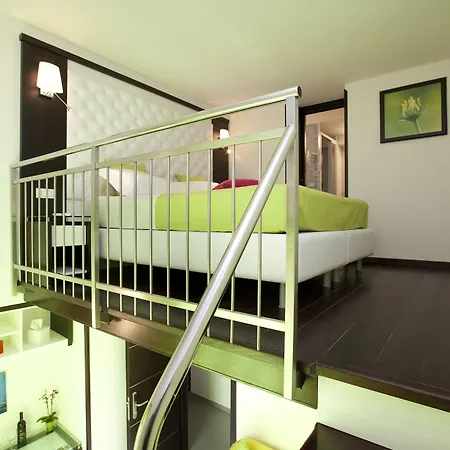 Sorrento Flats-2