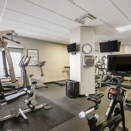 Best Western Plus Brunswick Inn & Suites-3